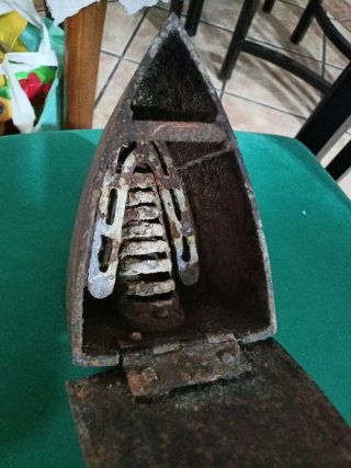 Plancha de carbón antigua autentica