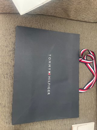 Bolsa de regalo Tommy Hilfiger negra