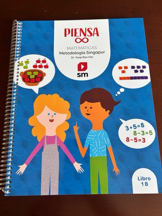 Dos libros matemáticas Piensa Infinito 1 primaria