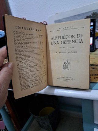 Libro tapa dura morado