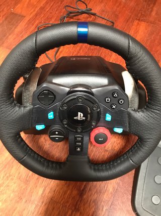 Volante Logitech G29 con Pedales