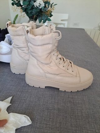 Botas niña beige