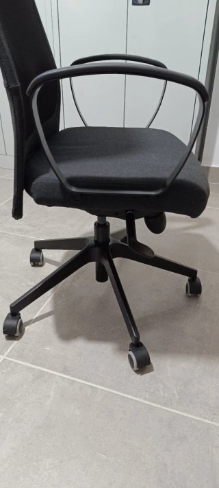 Silla IKEA Markus. Pocas horas de uso. Como nueva.