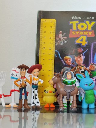 Toy Story muñecos Woody Buzz Forky figuras caja