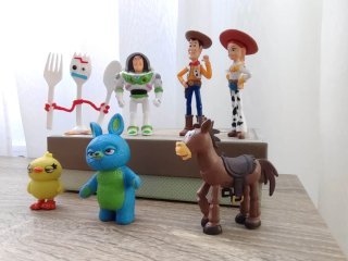 Toy Story muñecos Woody Buzz Forky figuras caja