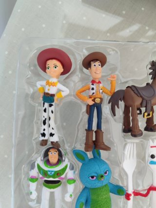 Toy Story muñecos Woody Buzz Forky figuras caja