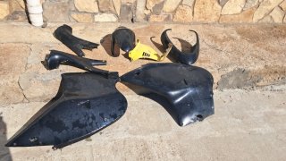 Moto Deportiva Negra y Amarilla