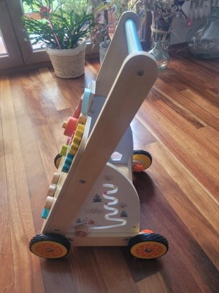Andador de madera para bebés