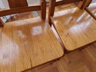 Silla de madera rústica