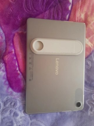 Lenovo Tab + Funda Soporte Nueva