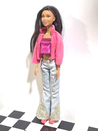 Barbie Nikki di Mattel 2001