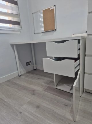 Escritorio blanco lacado