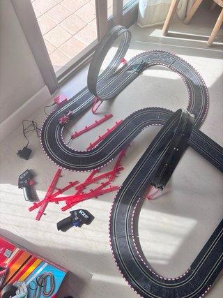 Scalextric Compact Formula Race to Win 2 Loopings