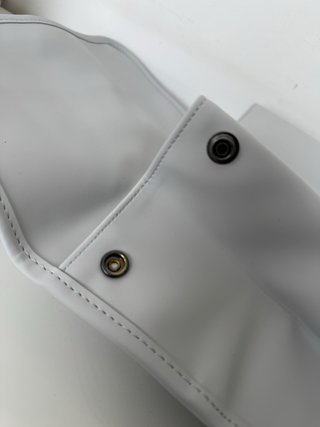 Mochila gris Rains nueva impermeable