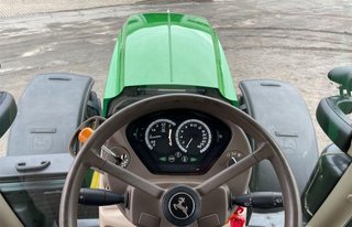 Tractor John Deere 6135 R