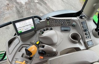 Tractor John Deere 6135 R