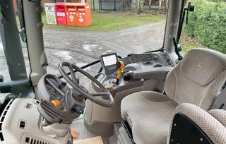 Tractor John Deere 6135 R
