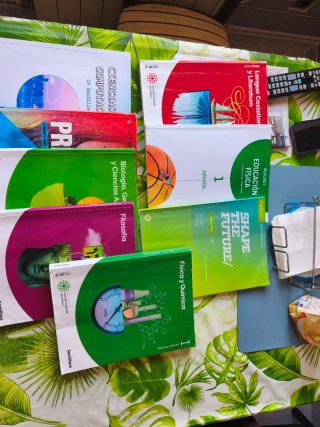 Libros de 1ro de bachillerato en buenas condicione