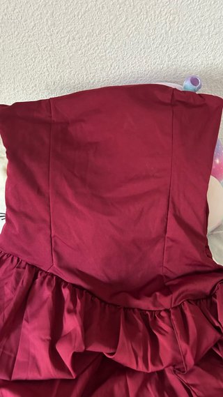 Vestido de graduación con corset y bufanda