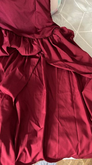 Vestido de graduación con corset y bufanda