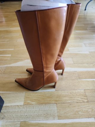 Botas de piel mujer talla 40. Tacón 8cm