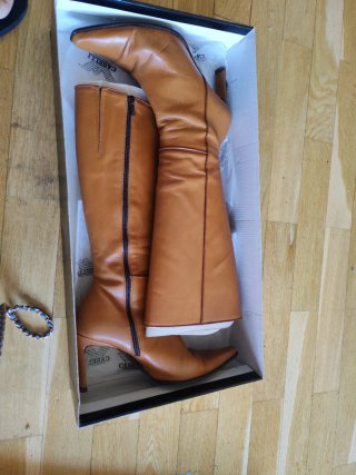 Botas de piel mujer talla 40. Tacón 8cm