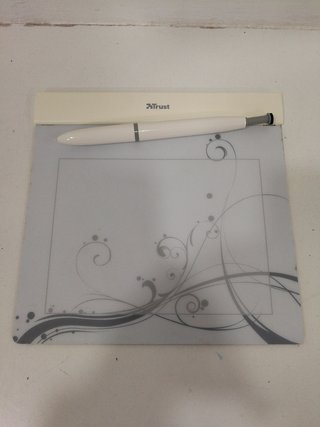 Equipo Diseño Gráfico Trust  Flex Desing Tablet