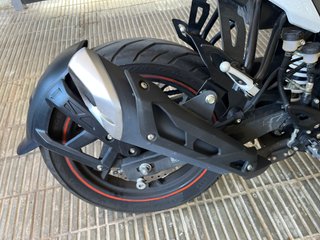Keeway RKF 125 Blanca y Roja
