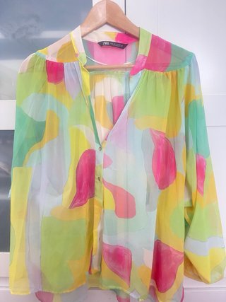 Blusa Zara vaporosa multicolor