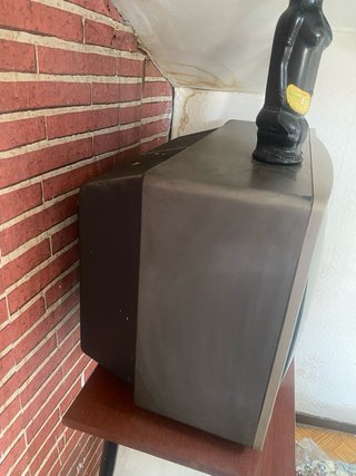 Televisor Vintage Marrón y Beige