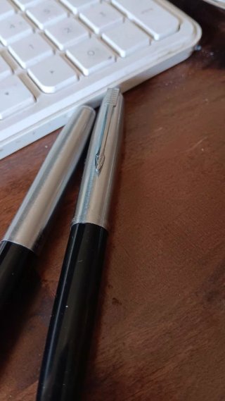 2 Plumas Parker Vintage