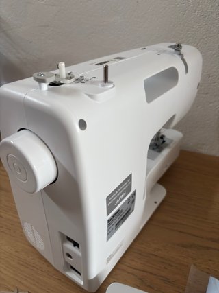 Máquina de coser Brother CX70PES (70 puntadas)