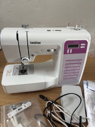Máquina de coser Brother CX70PES (70 puntadas)