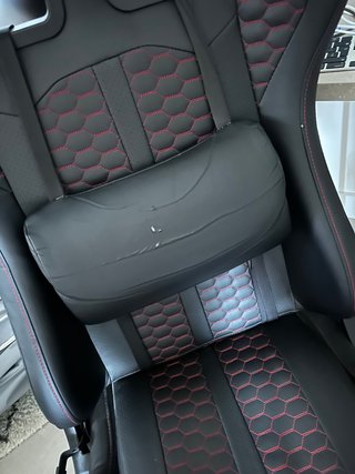 Silla Gaming LEGEND Negra con Costuras Rojas