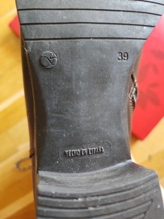 Botas de piel marrón talla 39. Muy nuevas