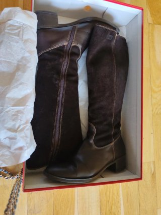Botas de piel marrón talla 39. Muy nuevas