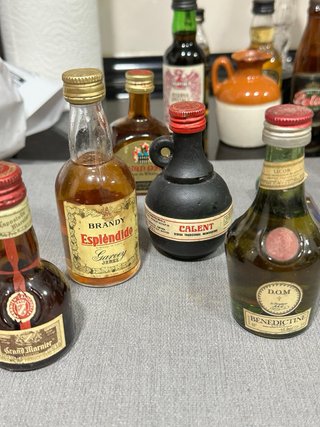 Collezione di bottigliette miniatura