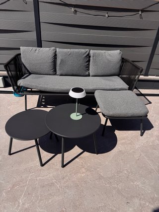 Conjunto sofá y mesas exterior