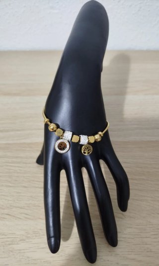 Pulsera dorada con árbol de la vida