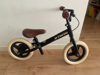 Bicicleta B-Twin sin pedales. Decathlon
