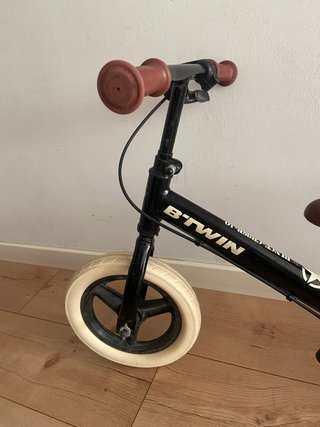 Bicicleta B-Twin sin pedales. Decathlon