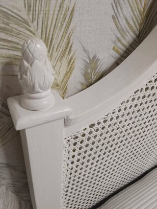 Cabecero de mimbre y madera blanco