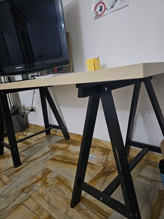 Scrivania 140×70cm circa