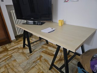 Scrivania 140×70cm circa