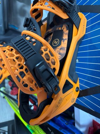 Snowboard Bataleon Goliath + Nidecker supermatic