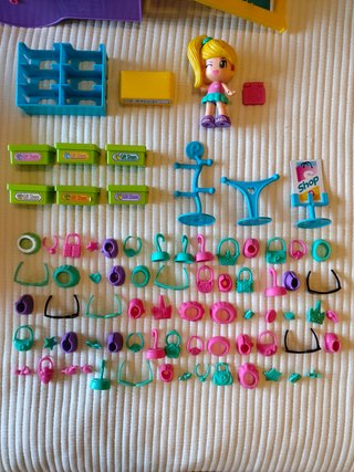 Pinypon Fashion Shop Completa con Muñeca y Accesor