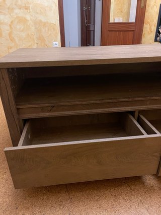 Mesa de TV con cajones