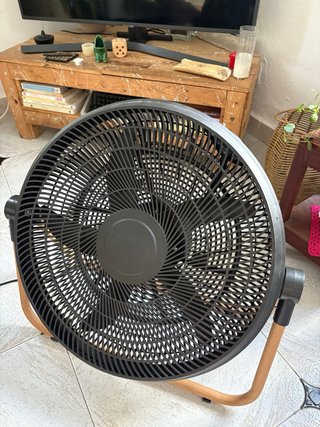 Ventilador estilo industrial madera y negro