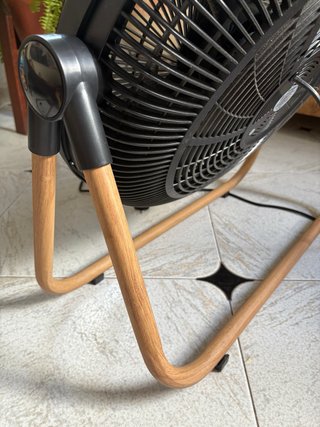 Ventilador estilo industrial madera y negro