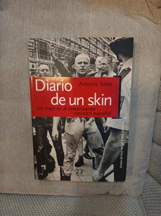 Diario de un skin: un topo en el movimiento neo...